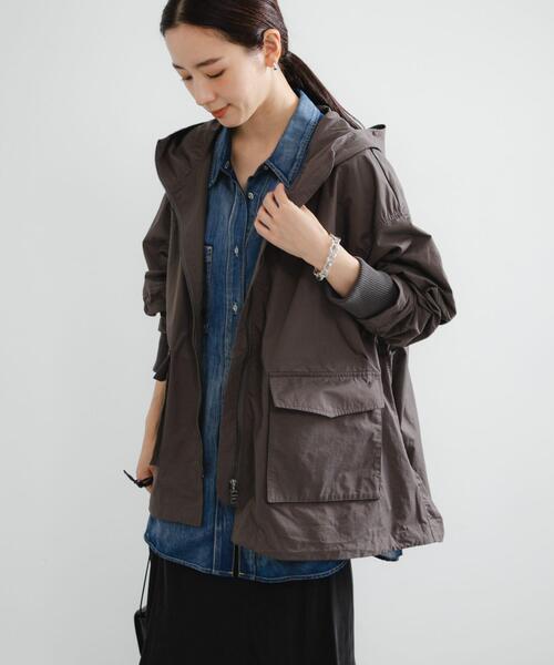 URBAN RESEARCH（アーバンリサーチ）の「コットンナイロンマウンテンパーカー（マウンテンパーカー・レディース・ベージュ/ブラック/チャコールグレー・FREE）」の22枚目の写真