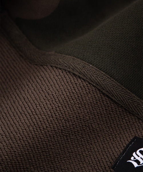SUPPLIER(サプライヤー)の「A'GEM/9 × .kom 『SUPPLIER/サプライヤー』 FAUX FUR CROSS ZIP HOODIE/フォーファークロスジップフーディ―(パーカー・メンズ・グレー/ブラック/マルチ・LARGE/X-LARGE)」の5枚目の写真