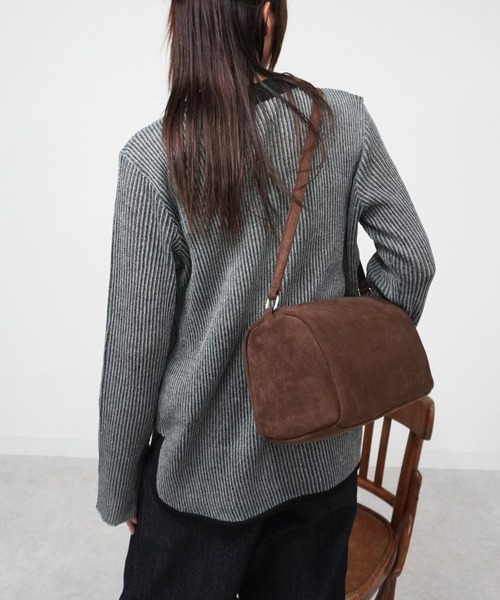 gossara(ゴサラ)の「スエード横長ショルダーBAG(ショルダーバッグ・レディース・ブラック/ダークブラウン・FREE)」の4枚目の写真
