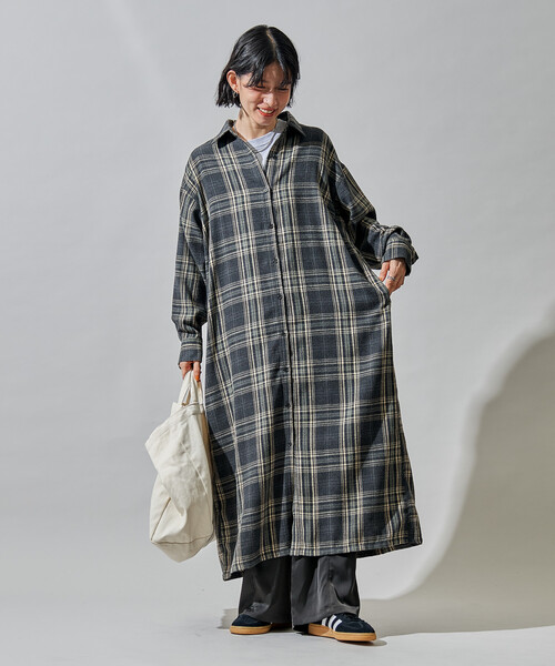 FREAK'S STORE（フリークスストア）の「オンブレチェック シャツワンピース/ ネルシャツワンピース（ワンピース・レディース・ネイビー/チャコールグレー・ﾌﾘ-）」の3枚目の写真