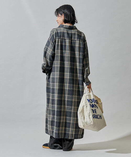 FREAK'S STORE（フリークスストア）の「オンブレチェック シャツワンピース/ ネルシャツワンピース（ワンピース・レディース・ネイビー/チャコールグレー・ﾌﾘ-）」の6枚目の写真