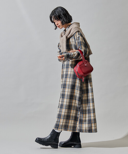 FREAK'S STORE（フリークスストア）の「オンブレチェック シャツワンピース/ ネルシャツワンピース（ワンピース・レディース・ネイビー/チャコールグレー・ﾌﾘ-）」の17枚目の写真
