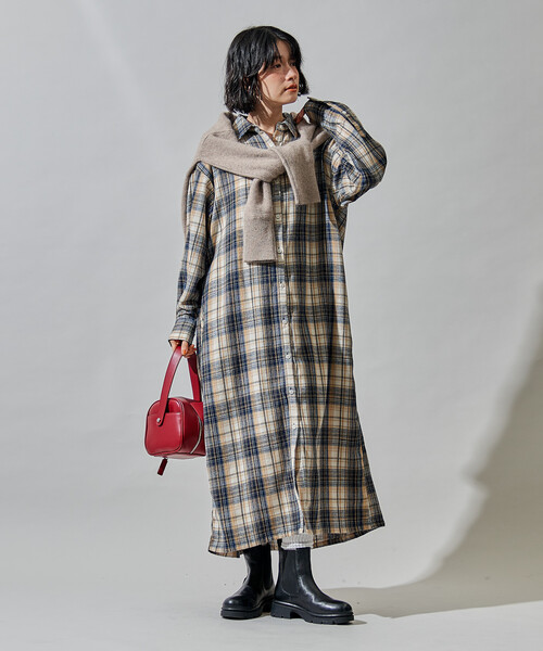 FREAK'S STORE（フリークスストア）の「オンブレチェック シャツワンピース/ ネルシャツワンピース（ワンピース・レディース・ネイビー/チャコールグレー・ﾌﾘ-）」の19枚目の写真