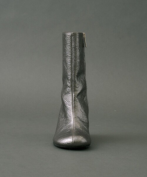 UNITED TOKYO（ユナイテッドトウキョウ）の「Cone Heel Round Boots｜美脚見え/細見え/歩きやすい/春服（ブーツ・レディース・アイボリー/ブラック/シルバー/ブラウン・1/2）」の5枚目の写真