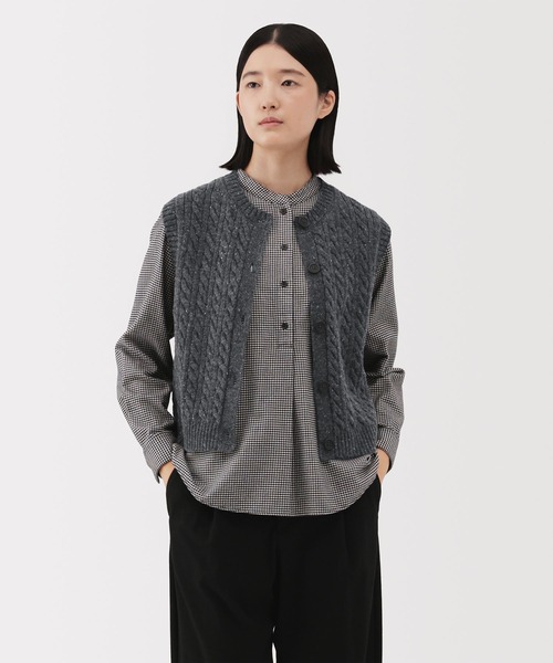 無印良品（ムジルシリョウヒン）の「婦人　アンデスウールを使ったベスト（ベスト・レディース・ブラウン/チャコールグレー/グレー・S/XL/L/M）」の2枚目の写真