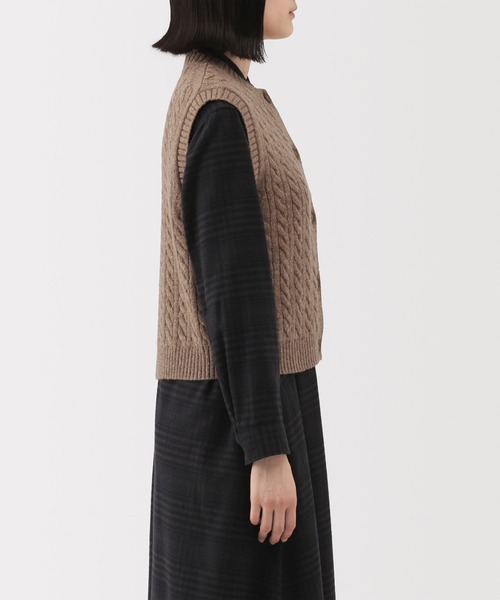 無印良品（ムジルシリョウヒン）の「婦人　アンデスウールを使ったベスト（ベスト・レディース・ブラウン/チャコールグレー/グレー・S/XL/L/M）」の11枚目の写真