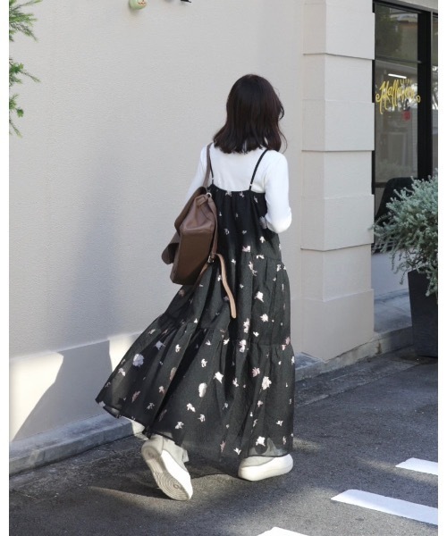 JUMELLE（ジュメロ）の「ティアードキャミドレス（ワンピース・レディース・ブラック/ベージュ・FREE）」の4枚目の写真