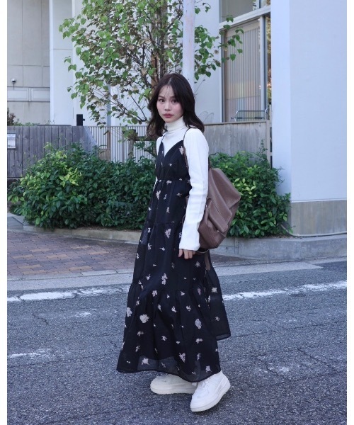 JUMELLE（ジュメロ）の「ティアードキャミドレス（ワンピース・レディース・ブラック/ベージュ・FREE）」の11枚目の写真