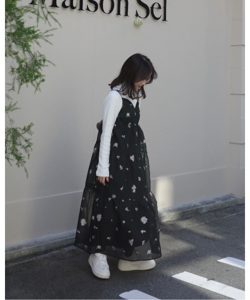 JUMELLE（ジュメロ）の「ティアードキャミドレス（ワンピース・レディース・ブラック/ベージュ・FREE）」の12枚目の写真