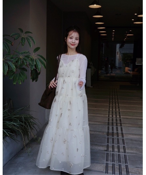 JUMELLE（ジュメロ）の「ティアードキャミドレス（ワンピース・レディース・ブラック/ベージュ・FREE）」の7枚目の写真