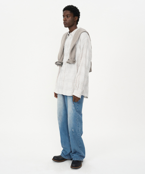 INSILENCE(インサイロンス)の「デミジウォッシュデニムパンツBLUE(デニムパンツ・レディース・その他・MEDIUM/LARGE/SMALL)」の2枚目の写真
