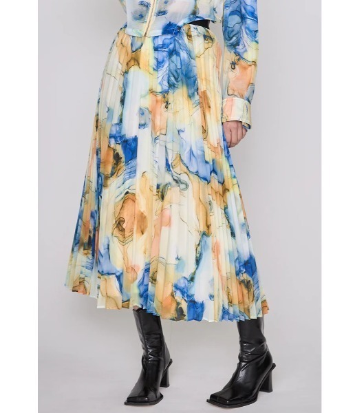 casane（カサネ）の「CASANE（カサネ）Marble paint pleated skirt（スカート・レディース・アイボリー/イエロー・F）」の2枚目の写真