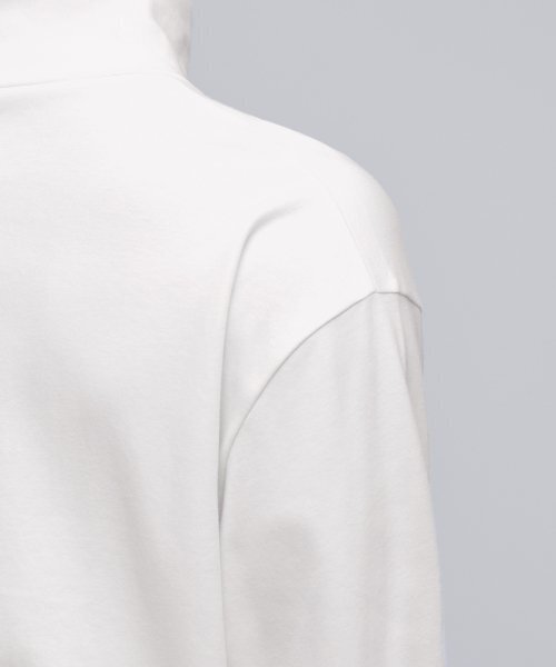 MUSINSA STANDARD（ムシンサスタンダード）の「リラックスドタートルネック長袖Tシャツ[クリーム]（Tシャツ/カットソー・メンズ・その他・SMALL/MEDIUM/LARGE/X-LARGE/XX-LARGE/XXX-LARGE）」の7枚目の写真