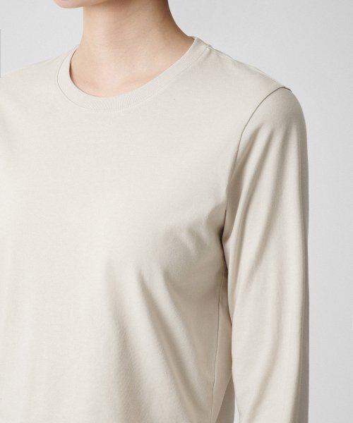 MUSINSA STANDARD WOMAN（ムシンサスタンダードウーマン）の「[クールタンダード] ウィメンズ クルーネック クロップ 長袖Tシャツ [エクリュ]（Tシャツ/カットソー・レディース・その他・SMALL/MEDIUM/LARGE/X-SMALL）」の8枚目の写真