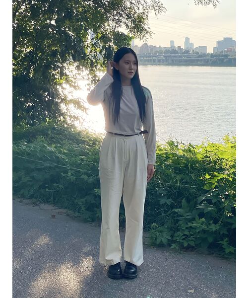 MUSINSA STANDARD WOMAN（ムシンサスタンダードウーマン）の「[クールタンダード] ウィメンズ クルーネック クロップ 長袖Tシャツ [エクリュ]（Tシャツ/カットソー・レディース・その他・SMALL/MEDIUM/LARGE/X-SMALL）」の9枚目の写真