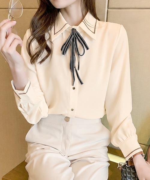 SallyLunn(サリーラン)の「リボン付きシャツブラウス(シャツ/ブラウス・レディース・ライトベージュ/ブルー・LARGE/MEDIUM)」の1枚目の写真