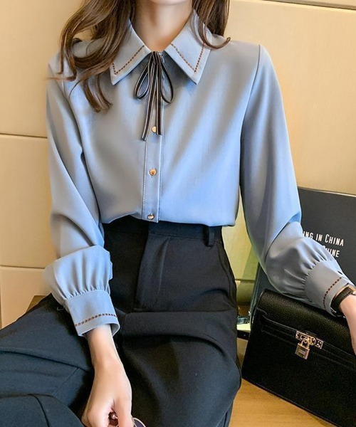 SallyLunn(サリーラン)の「リボン付きシャツブラウス(シャツ/ブラウス・レディース・ライトベージュ/ブルー・LARGE/MEDIUM)」の4枚目の写真
