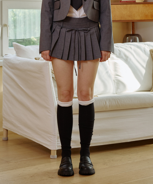 ARI(アリ)の「ASTRAL PLEATS SKIRT PANTS / CHARCOAL(スカート・レディース・チャコール・SMALL/MEDIUM)」の1枚目の写真