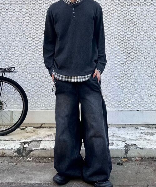 EXCONTAINER(エックスコンテナ)の「ヘンリーネックワッフルロングスリーブ(チャコール)(Tシャツ/カットソー・メンズ・その他・MEDIUM/LARGE/X-LARGE/SMALL)」の4枚目の写真