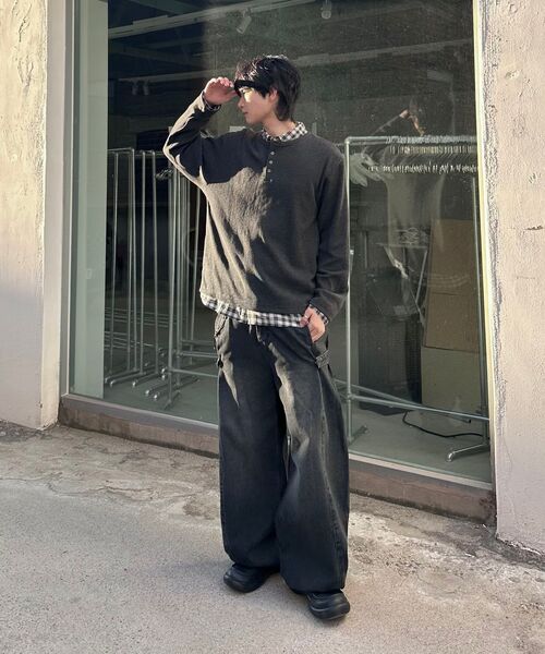 EXCONTAINER(エックスコンテナ)の「ヘンリーネックワッフルロングスリーブ(チャコール)(Tシャツ/カットソー・メンズ・その他・MEDIUM/LARGE/X-LARGE/SMALL)」の2枚目の写真