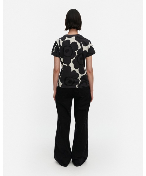 marimekko(マリメッコ)の「Heleys Unikko / T-shirt(Tシャツ/カットソー・レディース・ネイビー・MEDIUM/X-SMALL/SMALL/LARGE/X-LARGE)」の3枚目の写真