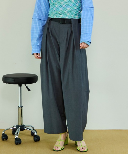 MAISON SPECIAL(メゾンスペシャル)の「Tunnel Loop Belt Set Pants/トンネルループベルトセットパンツ(その他パンツ・レディース・ベージュ/ネイビー/グレー・38/36)」の2枚目の写真