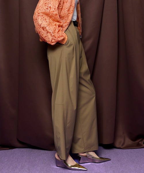 MAISON SPECIAL(メゾンスペシャル)の「Tunnel Loop Belt Set Pants/トンネルループベルトセットパンツ(その他パンツ・レディース・ベージュ/ネイビー/グレー・38/36)」の12枚目の写真
