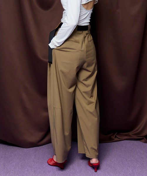 MAISON SPECIAL(メゾンスペシャル)の「Tunnel Loop Belt Set Pants/トンネルループベルトセットパンツ(その他パンツ・レディース・ベージュ/ネイビー/グレー・38/36)」の14枚目の写真