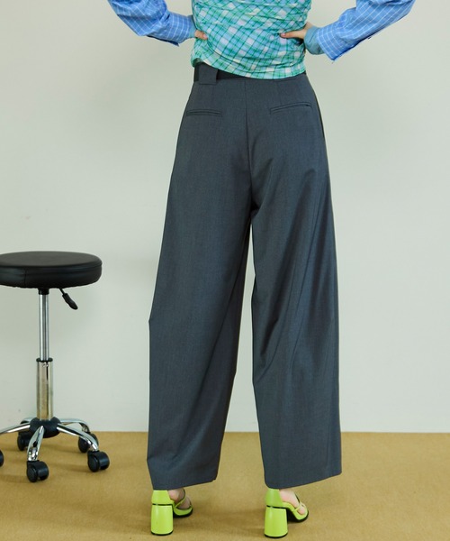 MAISON SPECIAL(メゾンスペシャル)の「Tunnel Loop Belt Set Pants/トンネルループベルトセットパンツ(その他パンツ・レディース・ベージュ/ネイビー/グレー・38/36)」の22枚目の写真