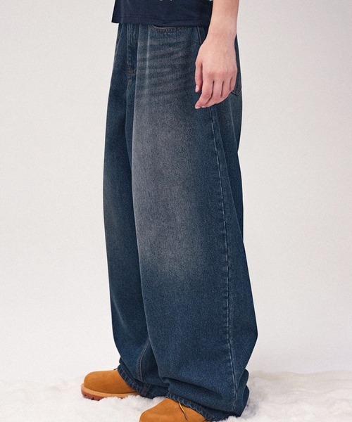 AVANDRESS(アバンドレス )の「AVANDRESS/ビンテージワイドデニムパンツ(デニムパンツ・レディース・ライトブルー/ブルー・SMALL)」の1枚目の写真
