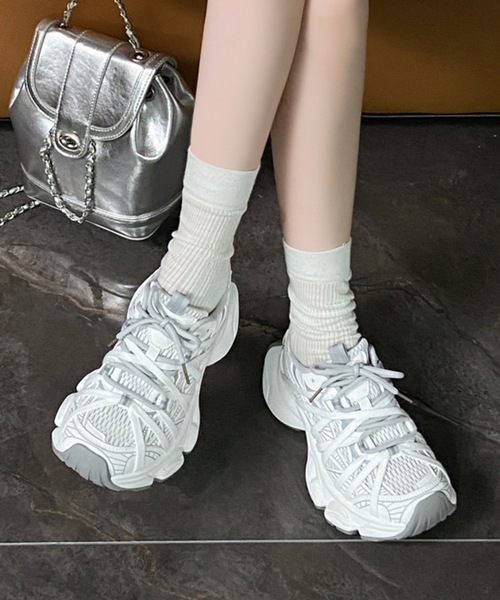 Lace Ladies(レースレディース)の「凹凸 ボリューム 厚底 レースアップ スニーカー(スニーカー・レディース・ダークグレー/ホワイト/ライトグレー・24cm/25cm/23.5cm/24.5cm/22.5cm/23cm)」の1枚目の写真