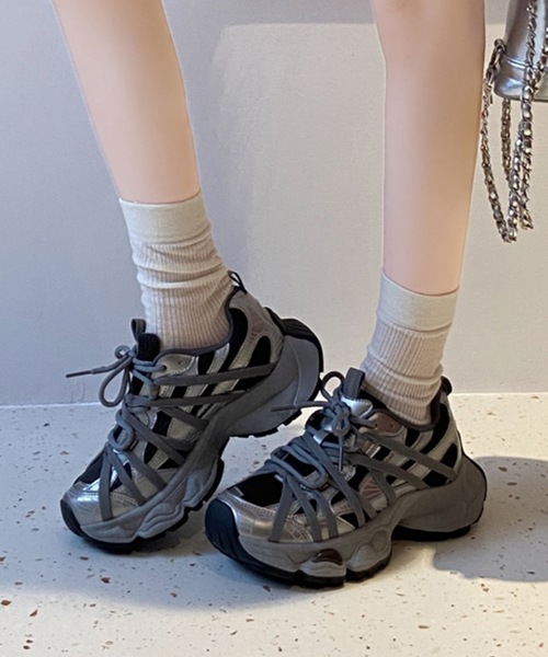 Lace Ladies(レースレディース)の「凹凸 ボリューム 厚底 レースアップ スニーカー(スニーカー・レディース・ダークグレー/ホワイト/ライトグレー・24cm/25cm/23.5cm/24.5cm/22.5cm/23cm)」の3枚目の写真