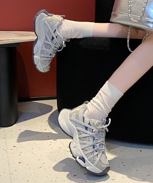Lace Ladies(レースレディース)の「凹凸 ボリューム 厚底 レースアップ スニーカー(スニーカー・レディース・ダークグレー/ホワイト/ライトグレー・24cm/25cm/23.5cm/24.5cm/22.5cm/23cm)」の19枚目の写真