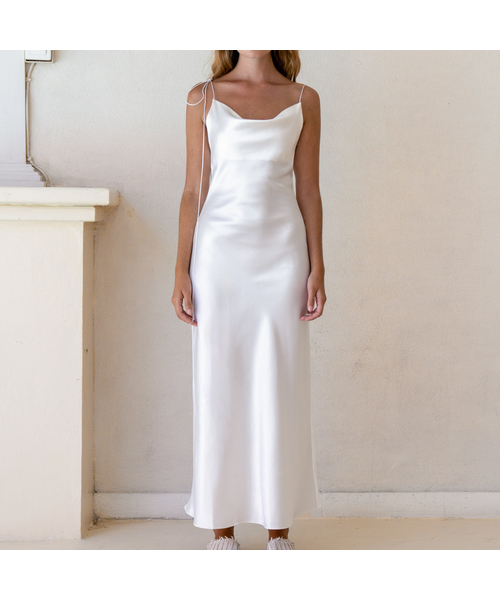 LEAUET(ルエ)の「Kristen White Satin Slip Dress(ワンピース・レディース・その他・FREE)」の1枚目の写真
