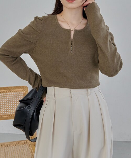 CAPRICIEUX LE'MAGE（カプリシューレマージュ）の「ホックヘンリーパフニット（ニット/セーター・レディース・ベージュ/ブラック/ブラウン/オフホワイト・FREE）」の9枚目の写真