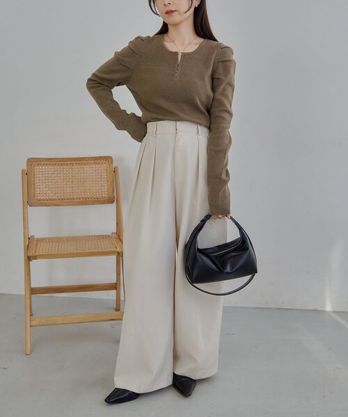 CAPRICIEUX LE'MAGE（カプリシューレマージュ）の「ホックヘンリーパフニット（ニット/セーター・レディース・ベージュ/ブラック/ブラウン/オフホワイト・FREE）」の10枚目の写真