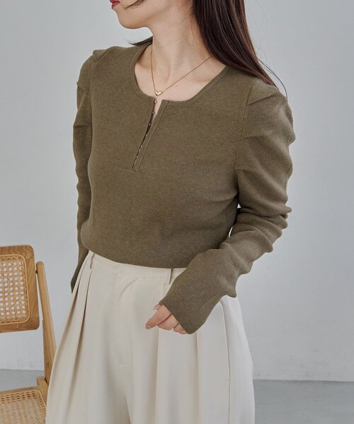 CAPRICIEUX LE'MAGE（カプリシューレマージュ）の「ホックヘンリーパフニット（ニット/セーター・レディース・ベージュ/ブラック/ブラウン/オフホワイト・FREE）」の12枚目の写真