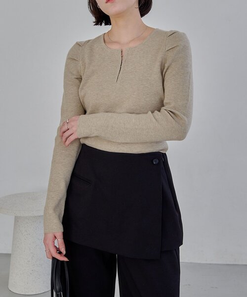 CAPRICIEUX LE'MAGE（カプリシューレマージュ）の「ホックヘンリーパフニット（ニット/セーター・レディース・ベージュ/ブラック/ブラウン/オフホワイト・FREE）」の13枚目の写真