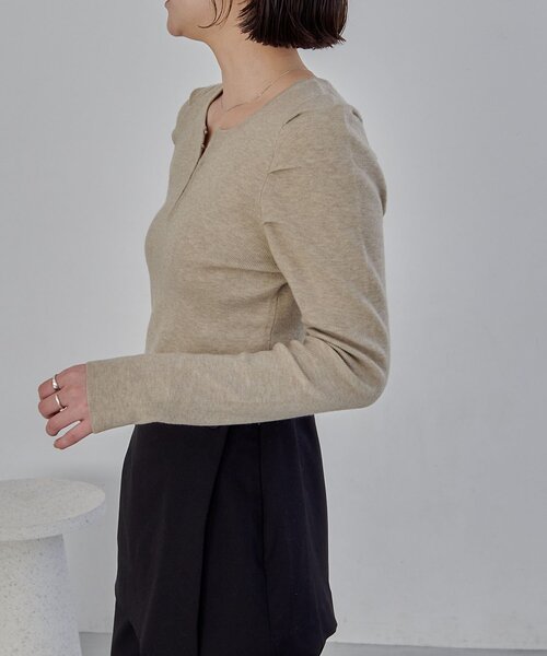 CAPRICIEUX LE'MAGE（カプリシューレマージュ）の「ホックヘンリーパフニット（ニット/セーター・レディース・ベージュ/ブラック/ブラウン/オフホワイト・FREE）」の14枚目の写真