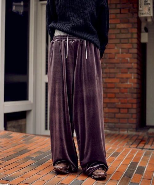 BASICKS(ベイシックス)の「Layered Velvet Trouser(デニムパンツ・レディース・グレー・S)」の1枚目の写真