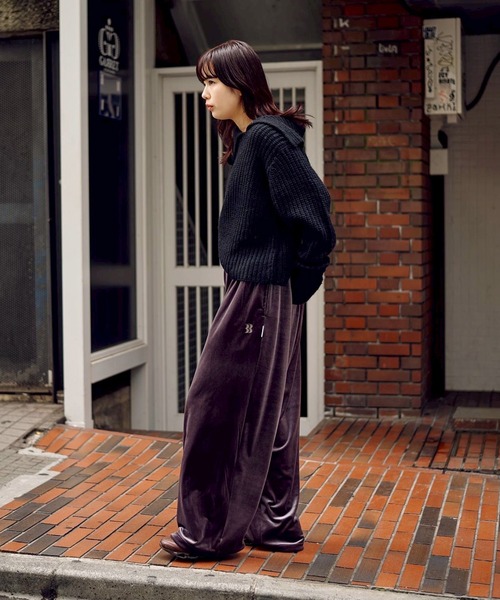BASICKS(ベイシックス)の「Layered Velvet Trouser(デニムパンツ・レディース・グレー・S)」の3枚目の写真