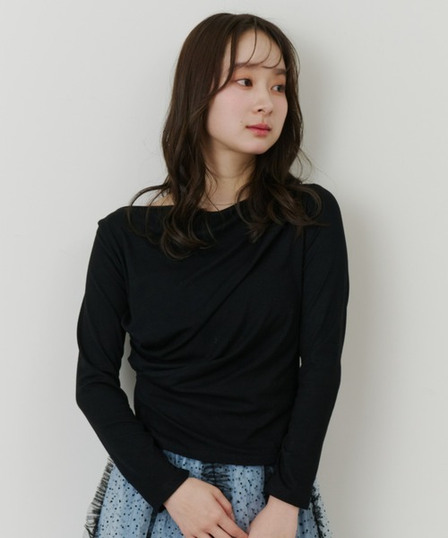 Olu.(オルドット)の「アシンメトリードレープトップス(Tシャツ/カットソー・レディース・ピンク/ホワイト/イエロー/ブラック・FREE)」の3枚目の写真