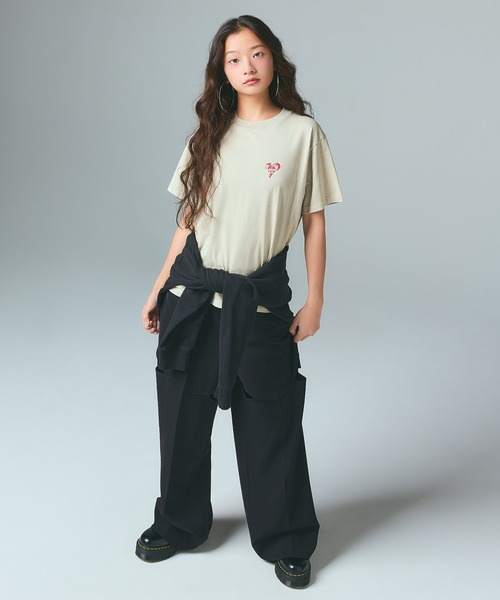 X-girl（エックスガール）の「FADED HEART ROSE LOGO S/S TEE（Tシャツ/カットソー・レディース・ブルー/ブラック/ベージュ・S/M/L）」の14枚目の写真