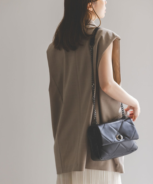 maison-vincent(メゾンヴァンサン)の「《NOBLE別注・追加》Maison Vincent パッファーキルティングチェーンバッグ(ショルダーバッグ・レディース・ブラック・FREE)」の7枚目の写真