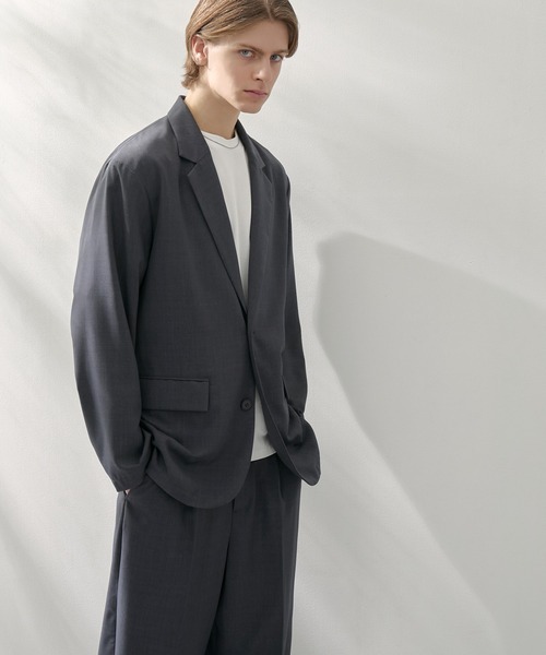 EASENCE（イーズエンス）の「【EASENCE】ハイツイステッドツイル セットアップ シングルテーラードジャケット＆センタープレス タックスラックス<速乾/UVカット/イージーケア>（セットアップ・メンズ・ライトグレー/ネイビー/モカ/チャコール・S/M/L/XL）」の15枚目の写真