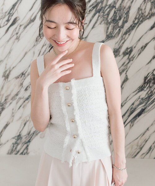 La boutique BonBon（ラブティックボンボン）の「【アンサンブル可】ファンシーツイードニットキャミ（ニット/セーター・レディース・ネイビー/オフホワイト/ピンク・FREE）」の2枚目の写真