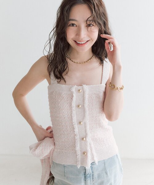 La boutique BonBon（ラブティックボンボン）の「【アンサンブル可】ファンシーツイードニットキャミ（ニット/セーター・レディース・ネイビー/オフホワイト/ピンク・FREE）」の4枚目の写真