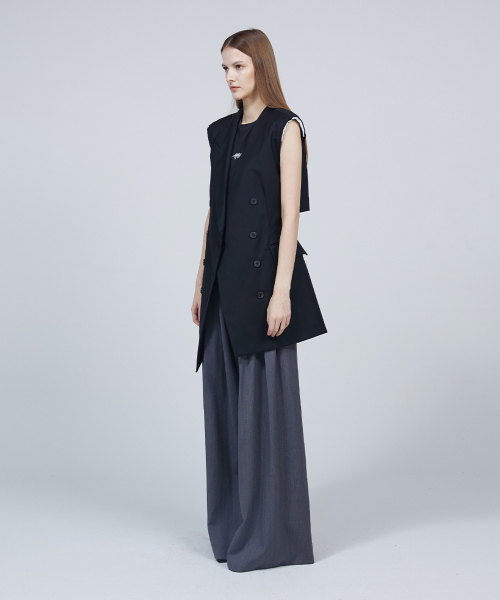 MMAM(ムアム)の「Signature back slit sleeveless dress(ワンピース・レディース・ブラック・FREE)」の2枚目の写真