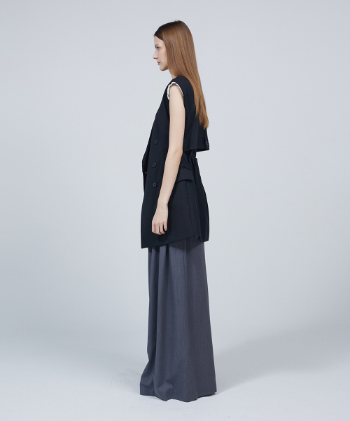 MMAM(ムアム)の「Signature back slit sleeveless dress(ワンピース・レディース・ブラック・FREE)」の3枚目の写真