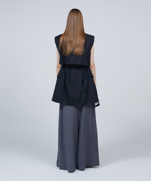 MMAM(ムアム)の「Signature back slit sleeveless dress(ワンピース・レディース・ブラック・FREE)」の4枚目の写真
